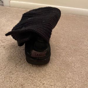 black knit uggs